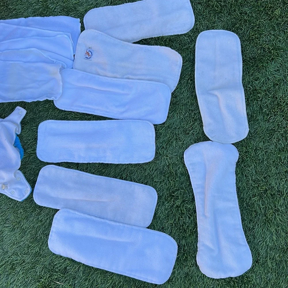 Cloth diaper set fuzzi bunz set of 4 and extra inserts one size
